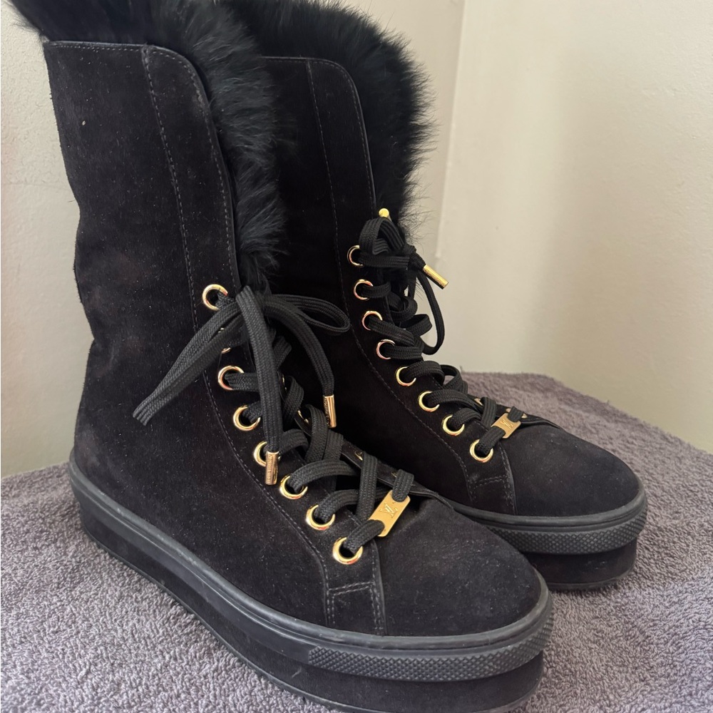 Louis Vuitton Black Suede Platform Lace-Up Fur-Trim Boots